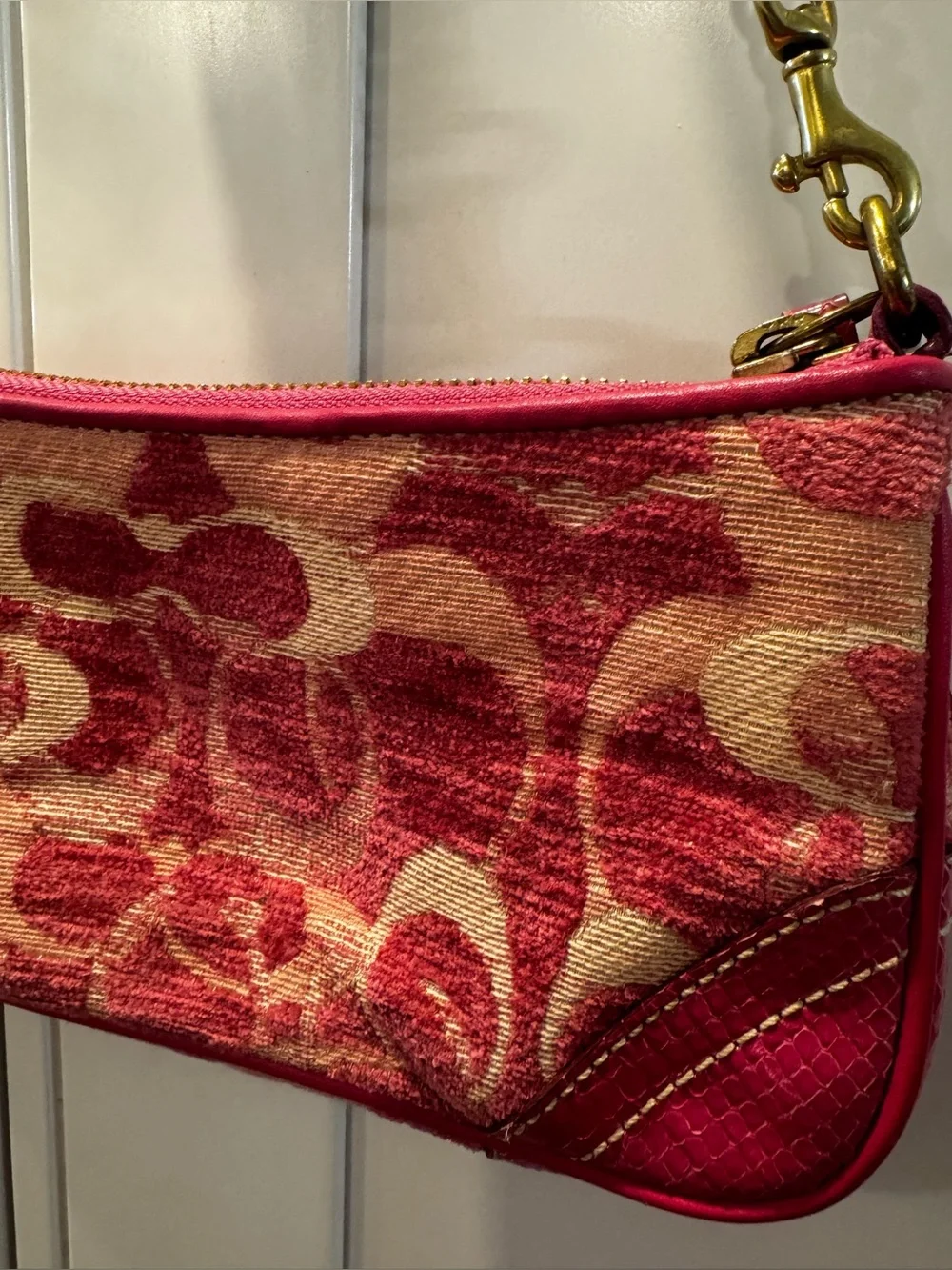 Coach RARE SMALL 8F51 Vintage Y2K Soho Magenta Pink Signature Chenille Baguette